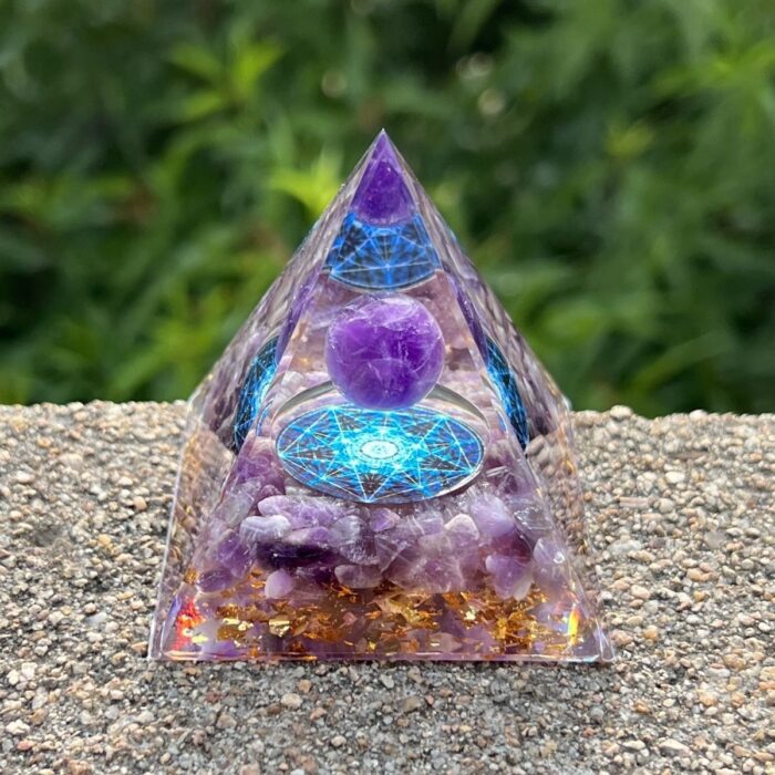Amethyst Energy Pyramid – Crystal Healing Decor